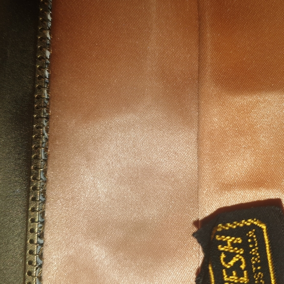 Glomesh Bone Style 212 Bag. Unused. Still in box with 1977 sales receipt. - Picture 8 of 16